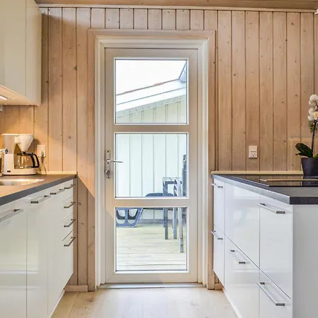 Four-bedroom In Hvide Sande 度假居 Bjerregård