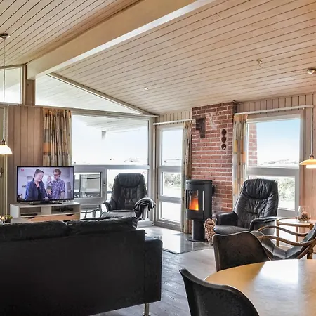 度假居 Four-bedroom In Hvide Sande