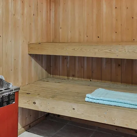 Four-bedroom In Hvide Sande 度假居 *