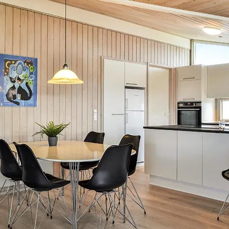 度假居 Four-bedroom In Hvide Sande Bjerregård