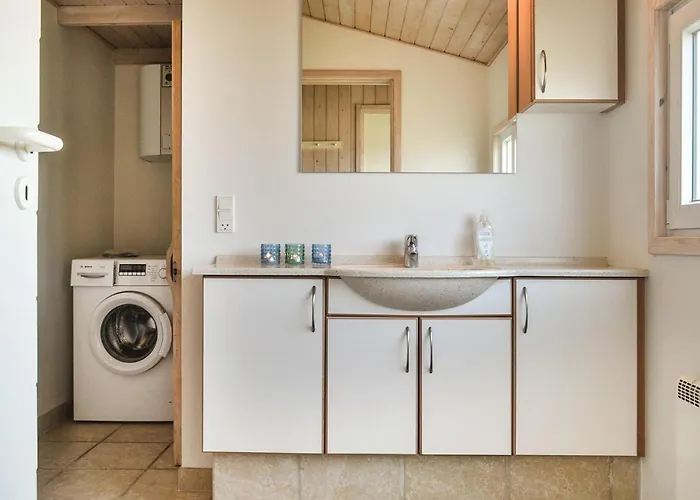 Four-bedroom In Hvide Sande *