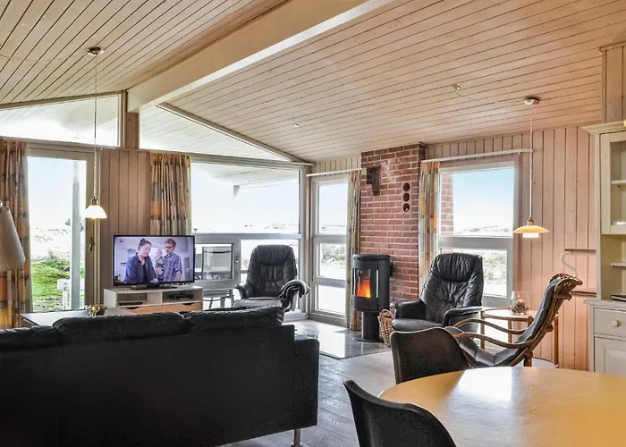 別荘 Four-bedroom In Hvide Sande