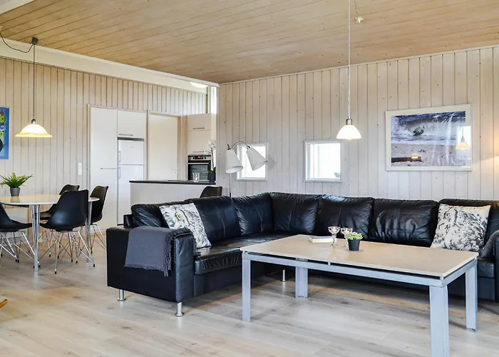 Four-bedroom In Hvide Sande * Bjerregård