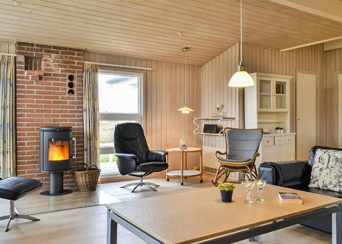 Four-bedroom In Hvide Sande 別荘