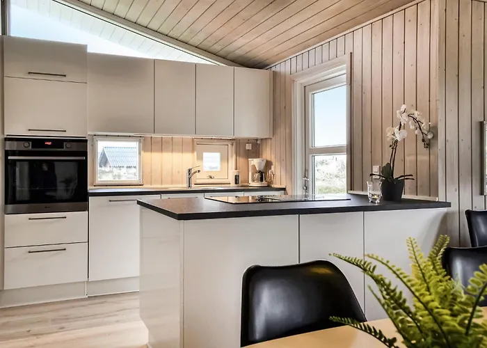 Four-bedroom In Hvide Sande